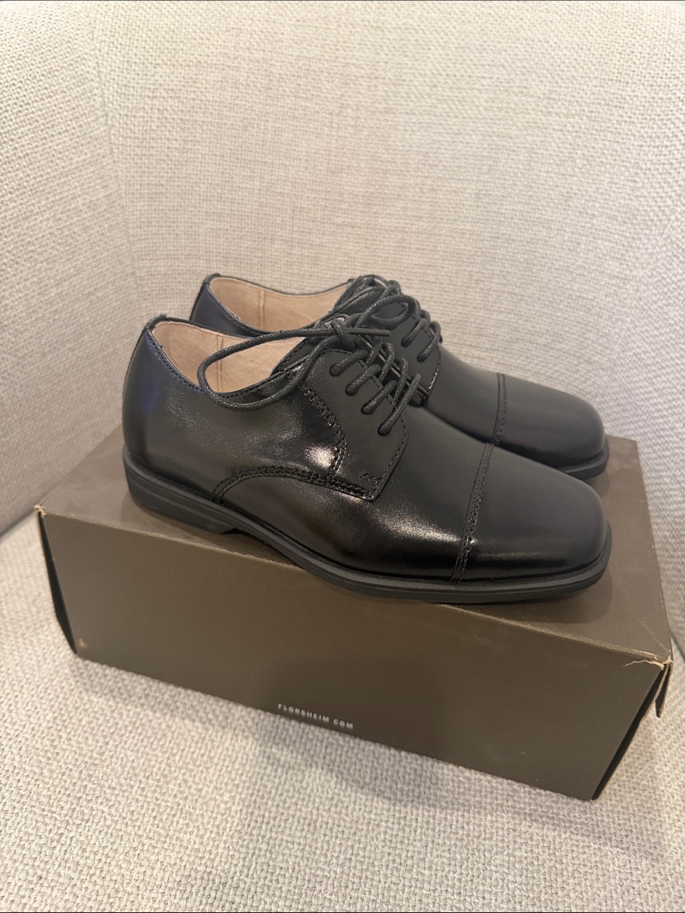 Florsheim Black Leather Cap-Toe Derby Dress Shoes